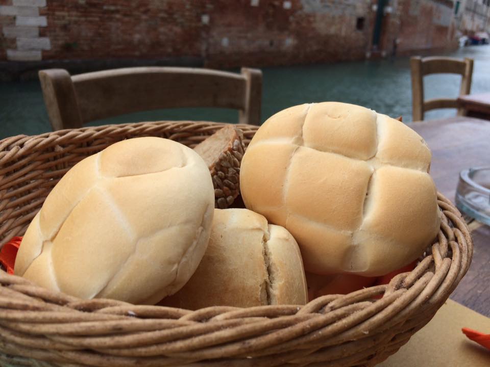 Paradiso Perduto, il pane