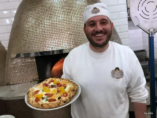 Pizzeria Oro Bianco Antonio Maraucci marinara ai due pomodori