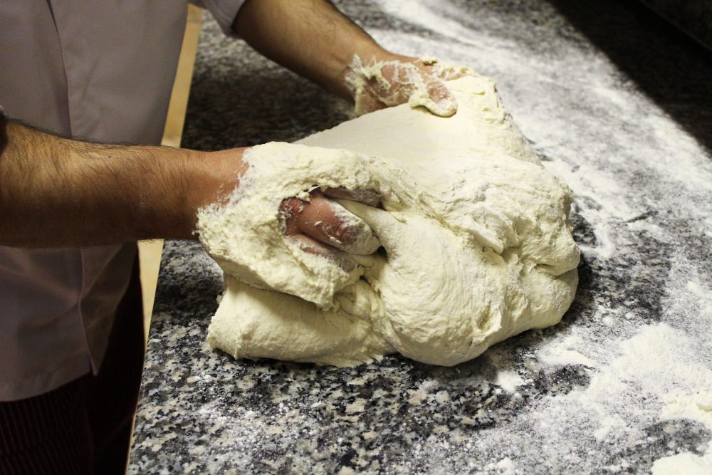 Il Ritrovo dei Golosi – preparazione dell’impasto di Antimo Romano