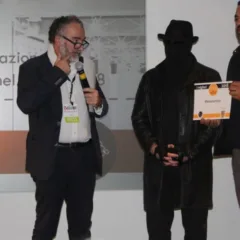 Un momento della premiazione di Roma nel Piatto con Roy Caceres del Metamorfosi