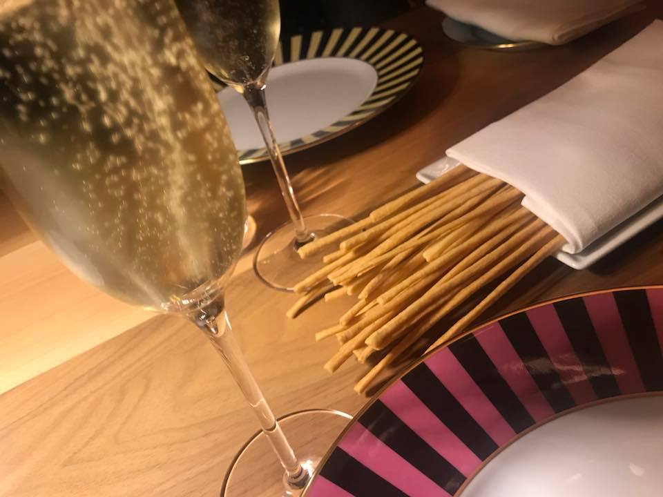 Osteria La Francescana Modena, grissini e champagne