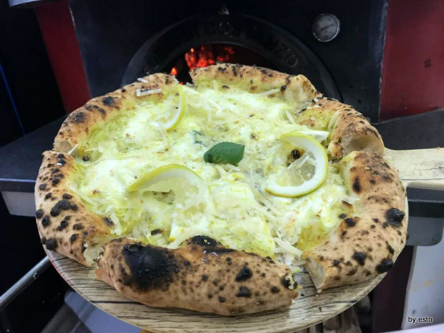 Agorini Pizzeria Gourmet Salvatore Impero pizza oro verde