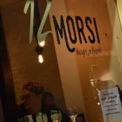 12 Morsi in via Alabardieri a Napoli