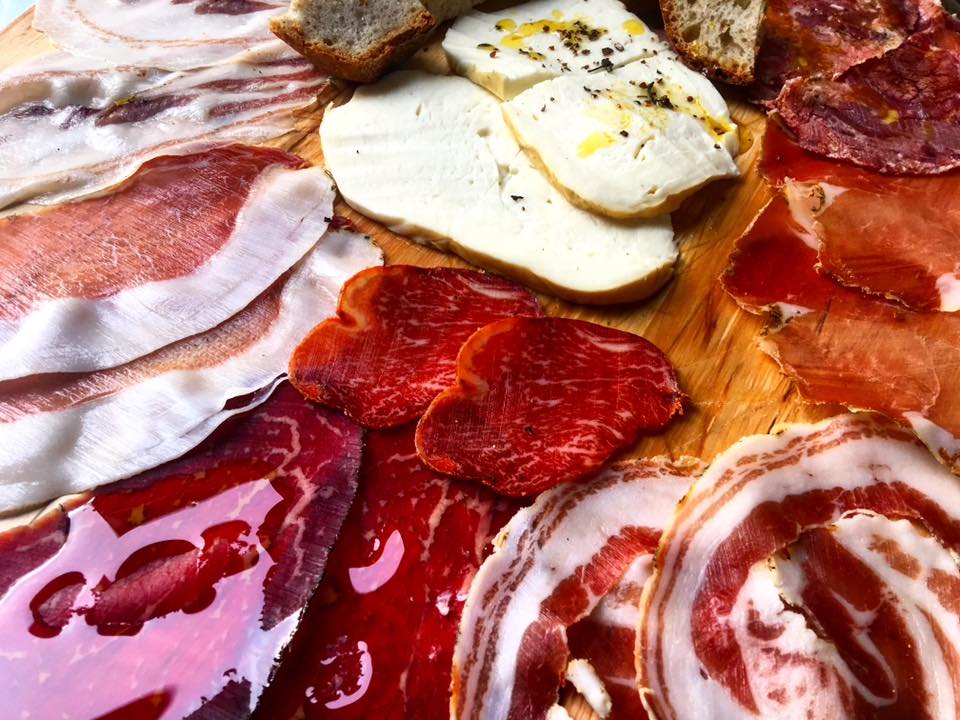 Campania Mia, La Prima Selezione di Salumi