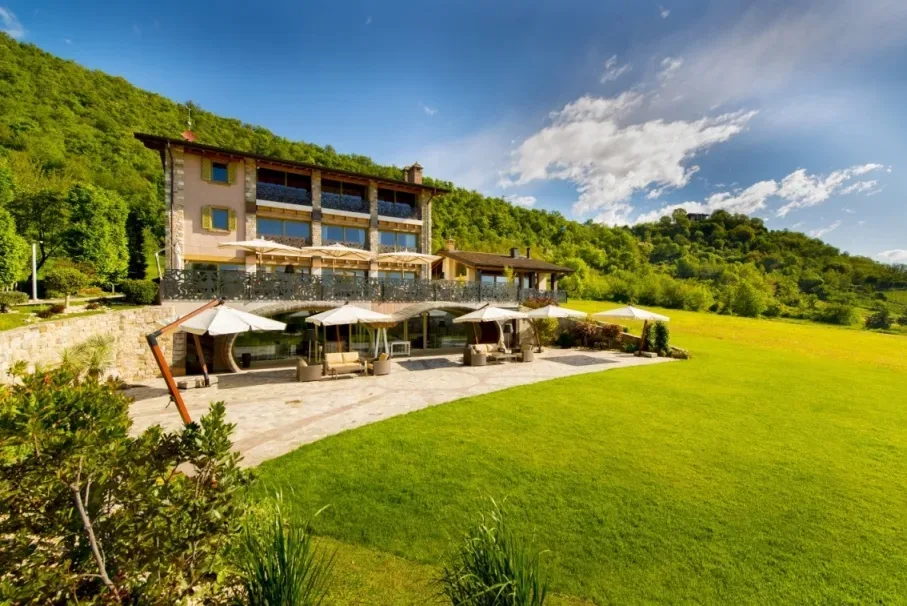 Florian Maison, esterno giorno