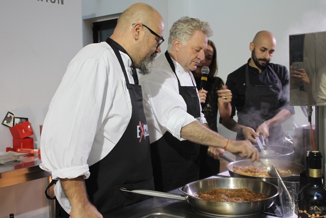 Gli chef Luigi Nastri e Peppe Guida durante a Excellence