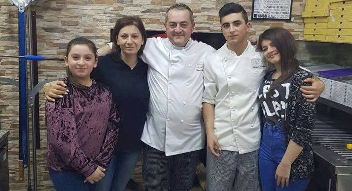 L’Oro di Napoli, Pierino Cardonia con la sua famiglia