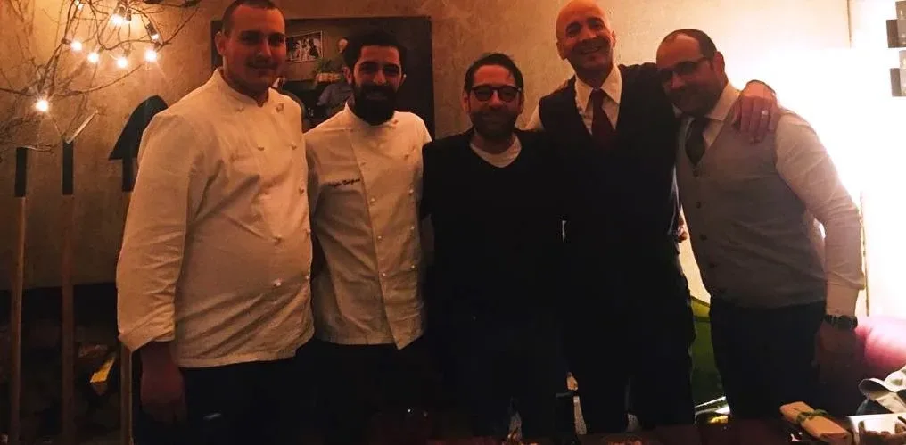 Osteria al paese - nuova squadra da sx Gianluca Attianese, Angelo Borghese, il titolare Luca Ingenito, Matteo Russo e il direttore Luigi Sasso