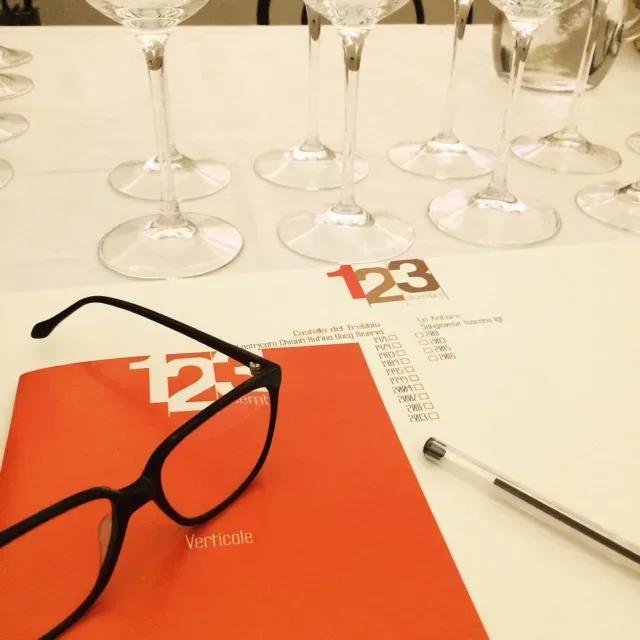 Per ripercorrere la storia di Castello del Trebbio verticale di 10 annate di Lastricato Chianti Rufina Docg Riserva