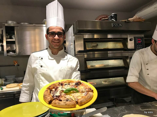 Saporè Dow Town pizza parmigiana