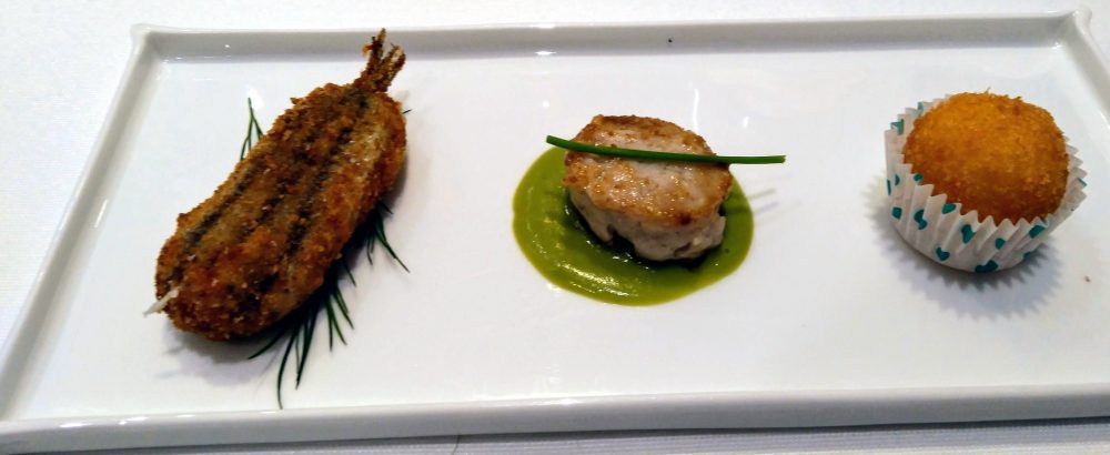 Riccio’s - alice ripiena di ricotta di bufala, mini hamburger di palamito e crocchetta di patate con provola di Agerola