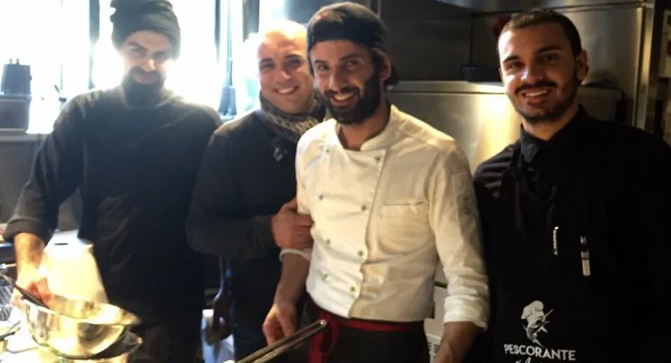 Pescorante 'O Lupino, la squadra in cucina