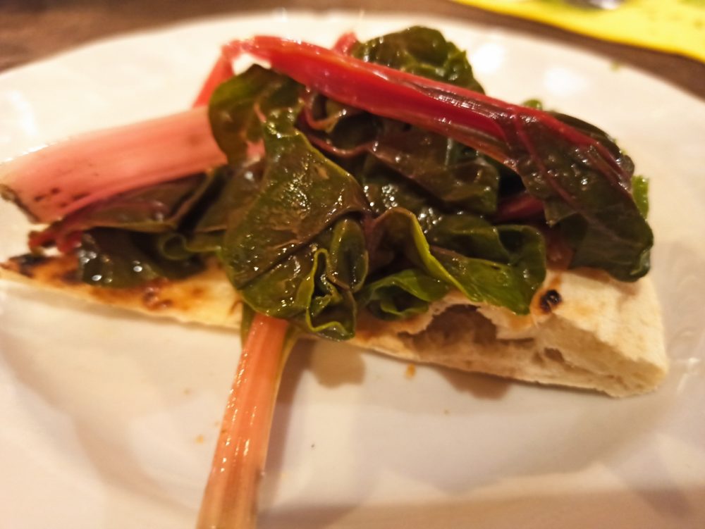 Antico Pozzo degli Ulivi - La focaccia con la Bieta tricolore