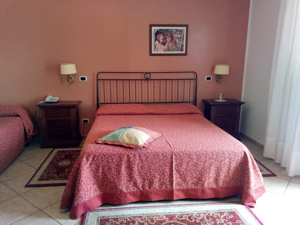 Azienda Agrituristica Parmenide Stanza da letto