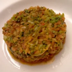 Legumotti casalinghi con broccoletti e peperoncino