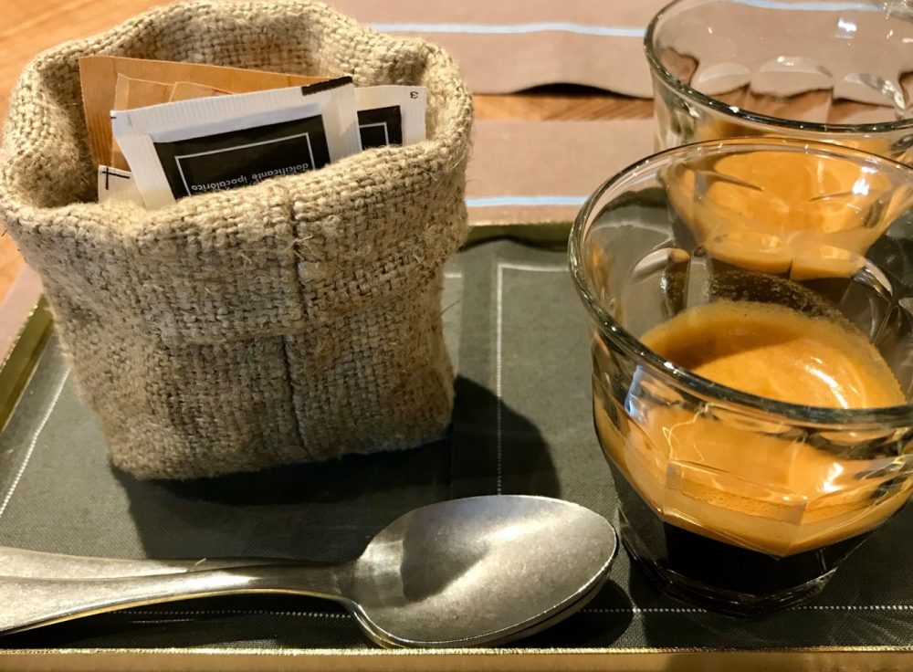 Lipen, il servizio del caffe'