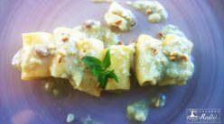 Mezzo pacchero a lenta lavorazione con genovese di baccala' e cariofi arrosto