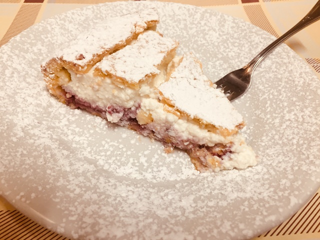 Torta ricotta e visciole Da Enzo al 29