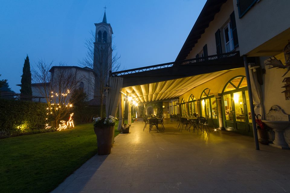 Trattoria Visconti, il giardino in versione Natalizia