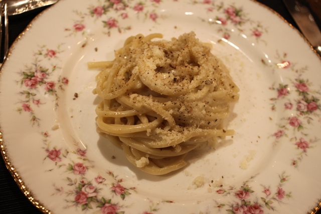 Zia Rilla - Tonnarelli cacio e pepe