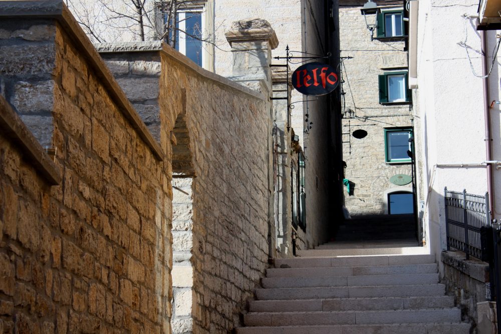 Osteria l’Elfo a Capracotta IS – esterno dal vicolo Campanelli