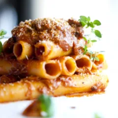 Candele spezzate al ragu' napoletano a modo nostro