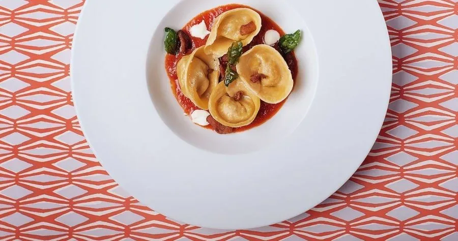 Cappellacci di carne al ragu'