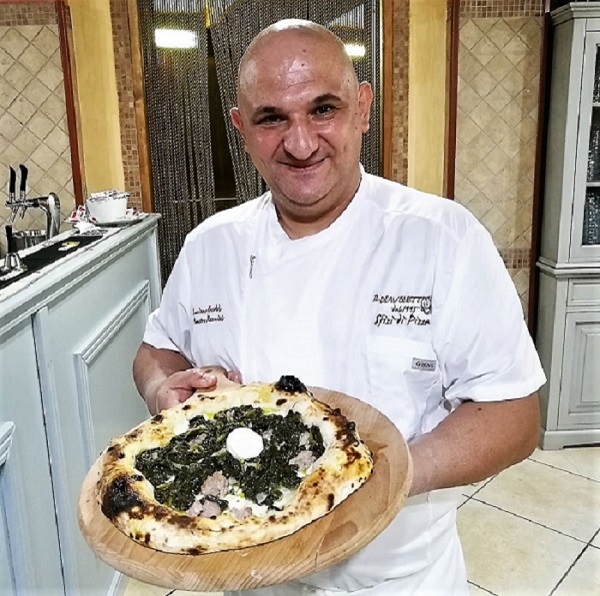 Il pizzaiolo Luciano Freddo della pizzeria il Diavoletto