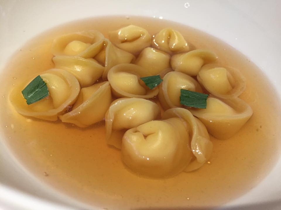 Spazio Roma, cappelletti dli scampi, brodo di crostacei e dragoncello. Omaggio al 'Reale'