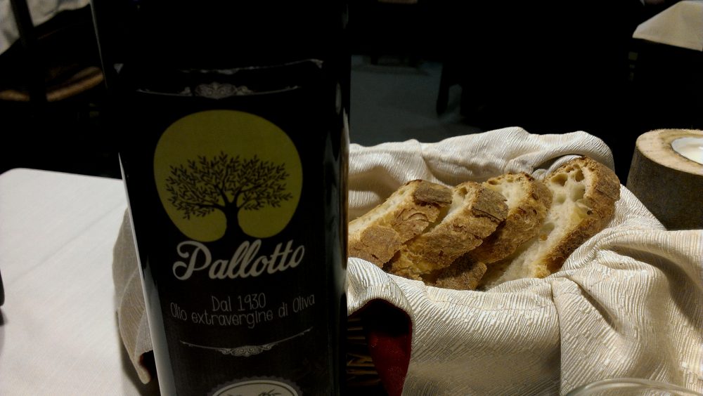 Osteria l’Elfo - extravergine frantoio Pallotto e il pane