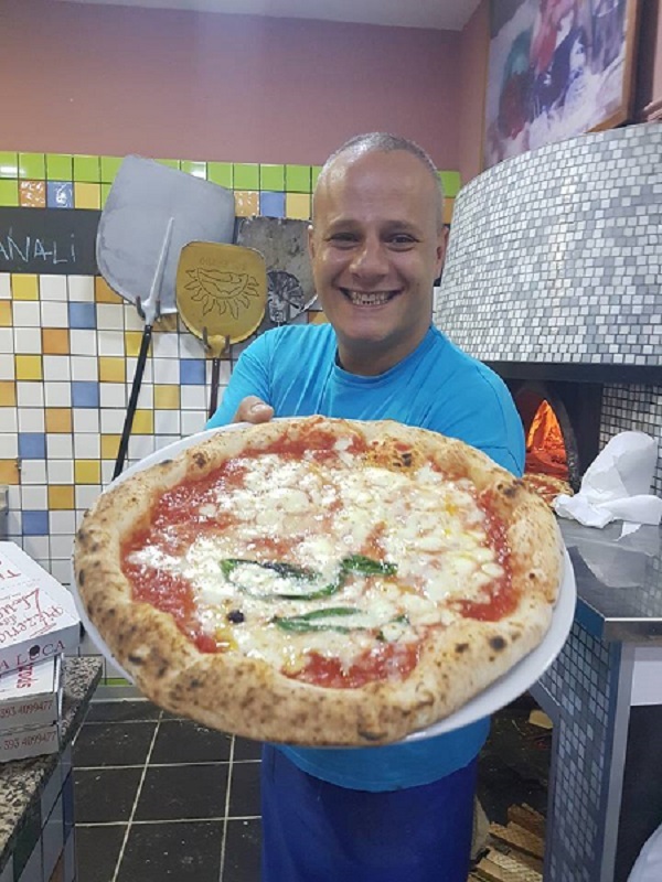 Il pizzaiolo Luca Brancaccio