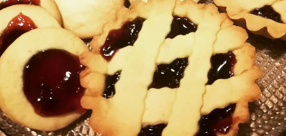 Crostatine e occhi di bue