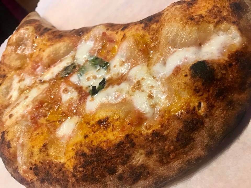 L’oro di Napoli, il calzone