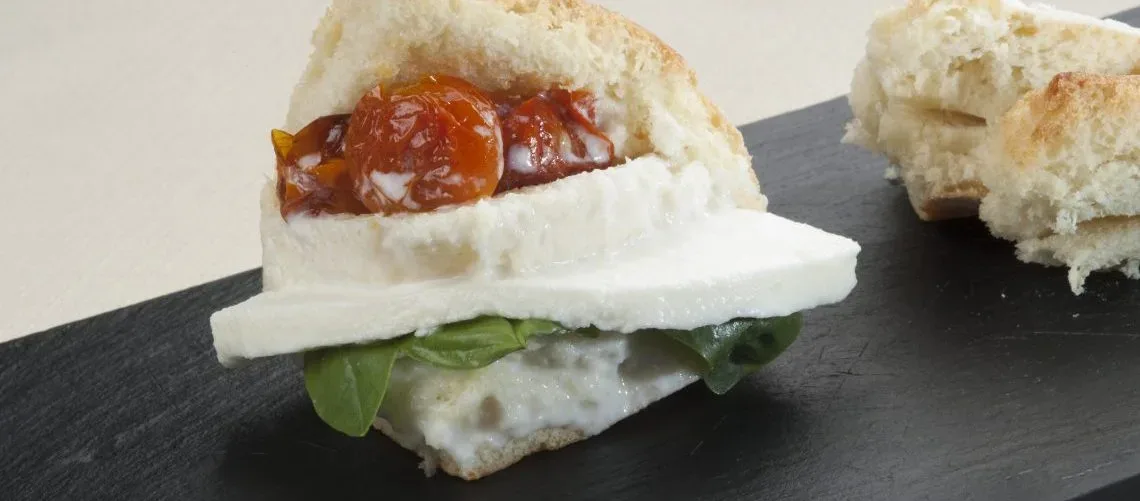 Pane, Mozzarella e Pomodoro di Rosanna Marziale