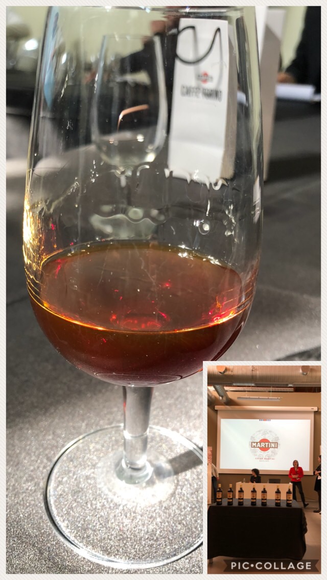 Il colore ambrato scuro della China Martini - L’Amaro