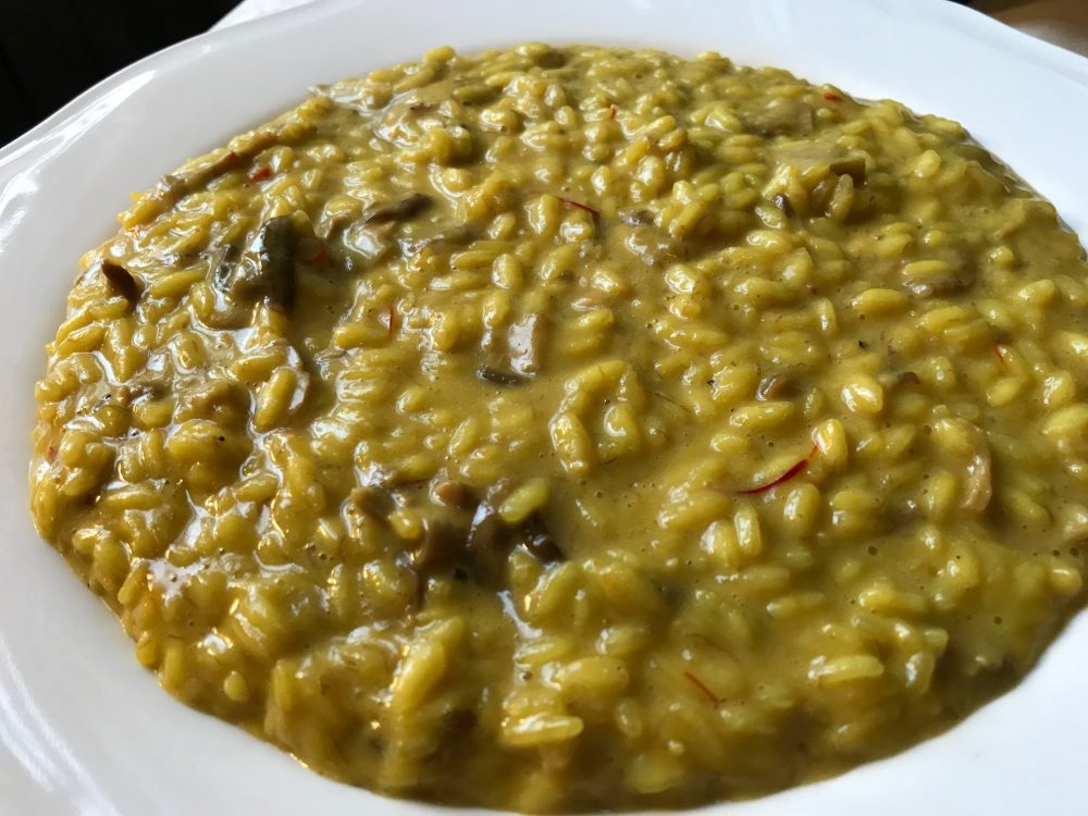 La Rava e la Fava, Biassono, risotto con pistilli di zafferano e funghi porcini secchi