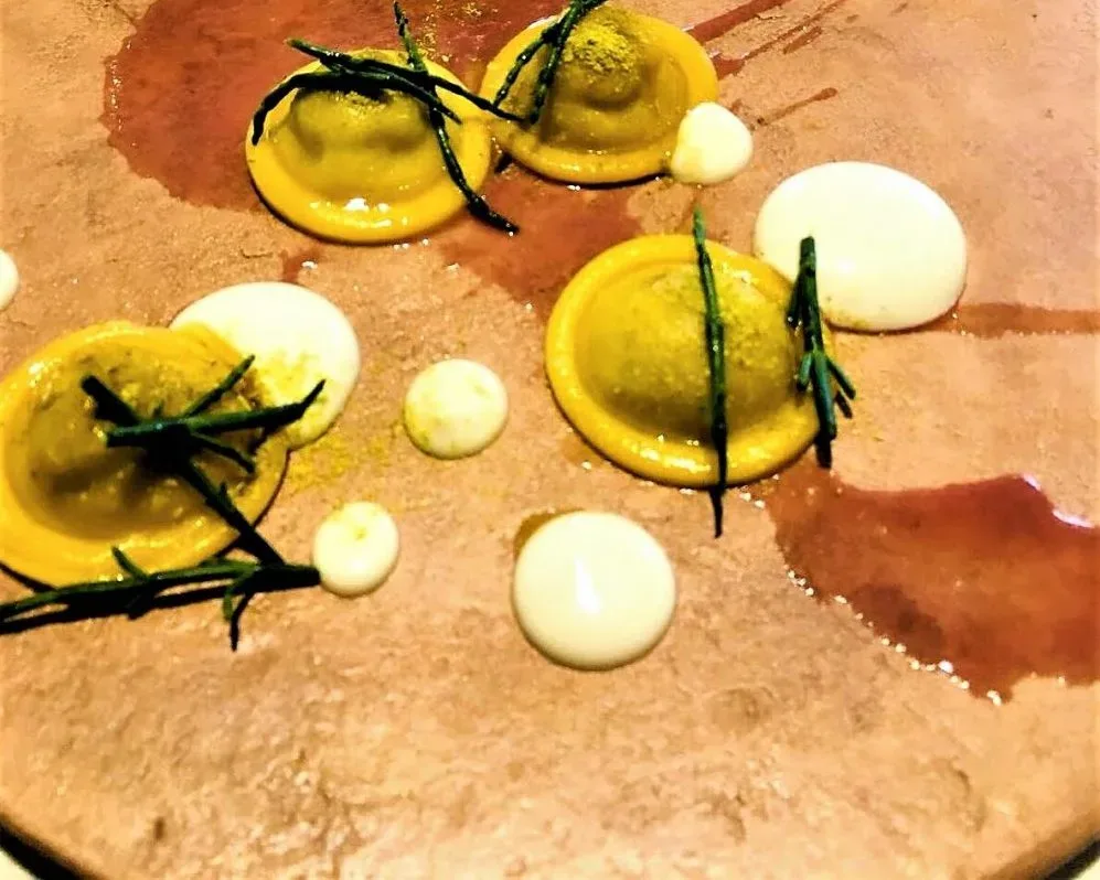 Manna, E buonanotte. Ravioli di agnello, ostrica e camomilla