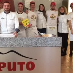 Un momento della selezione di Big Mamma a Napoli, nello stabilimento di Mulino Caputo