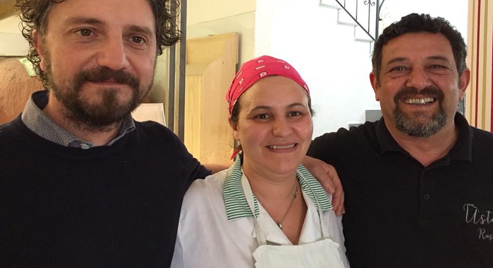 Antonio Pellegrino e Gianni Cammarano con la cuoca Anna