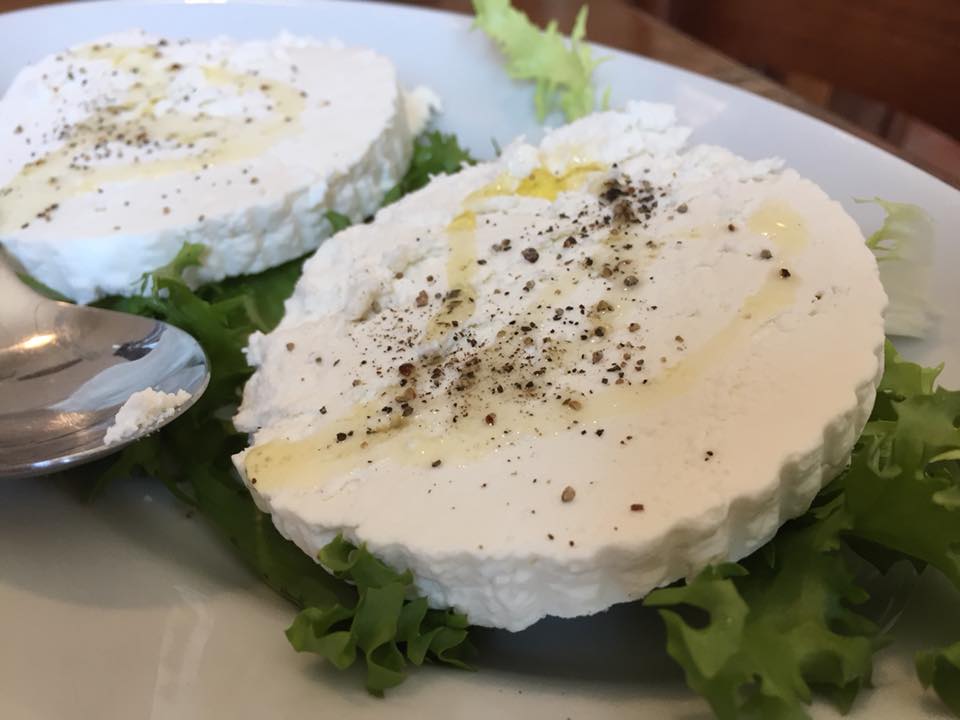 Ustaria Rosella, la ricotta di capra