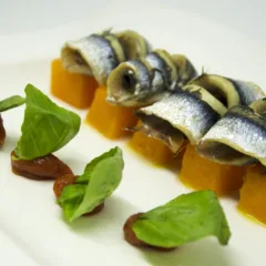 Alici con zucca e confettura di pomodoro