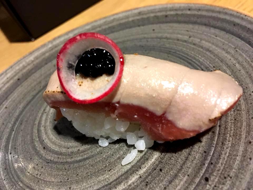 Urubamba - Nigiri di Tonno Senaka, Caviale e Cipolla Marinata