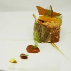 Fianchetto di vitello con uova marinate e pappa di pomodoro