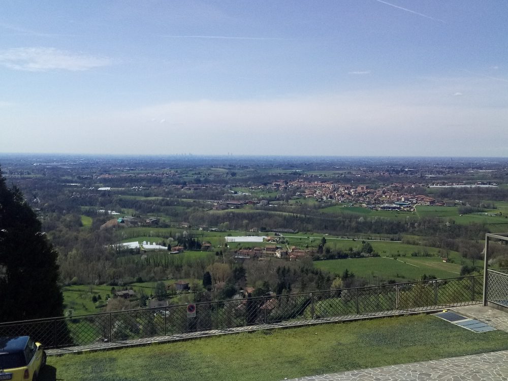 Panorama di Milano visto dalla collina di Montevecchia