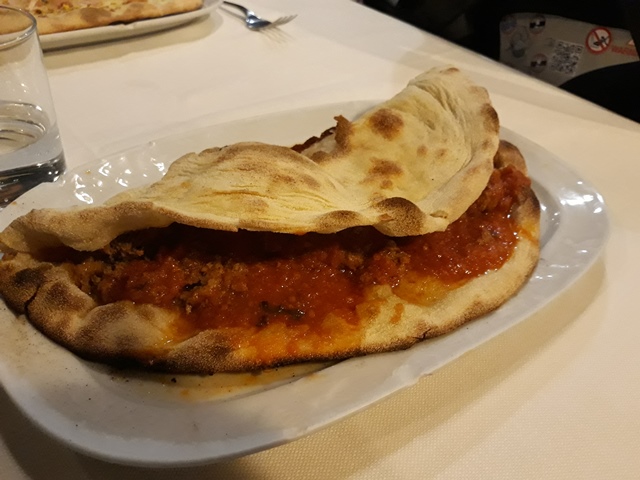 Pinsa e buoi dei…La Poldo