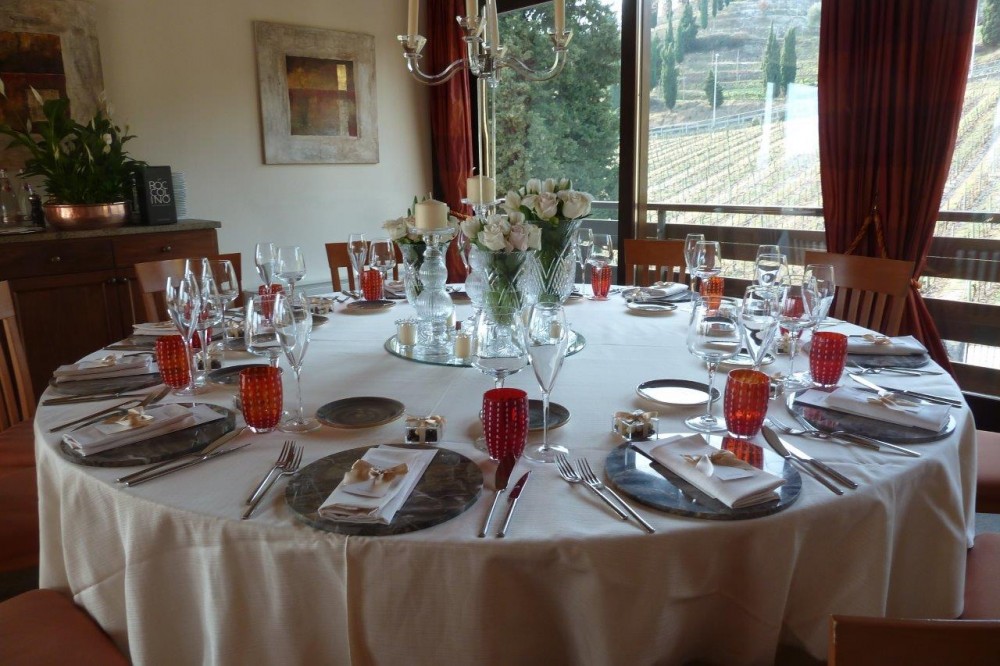 Ristorante Al Vigneto, Grumello del Monte, la tavola con vista sulle vigne di proprieta'