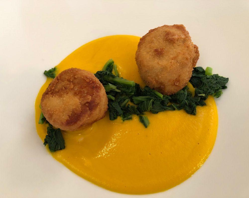 Ristorante La Piazzetta Crema di zucca e carote con crocchette di salmerino e cime di rapa