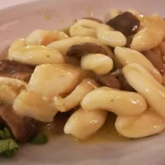c Trattoria A' Lanterna - I Cavatelli fatti a mano con Baccala' e Porcini