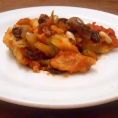Baccala' con uvetta e pinoli