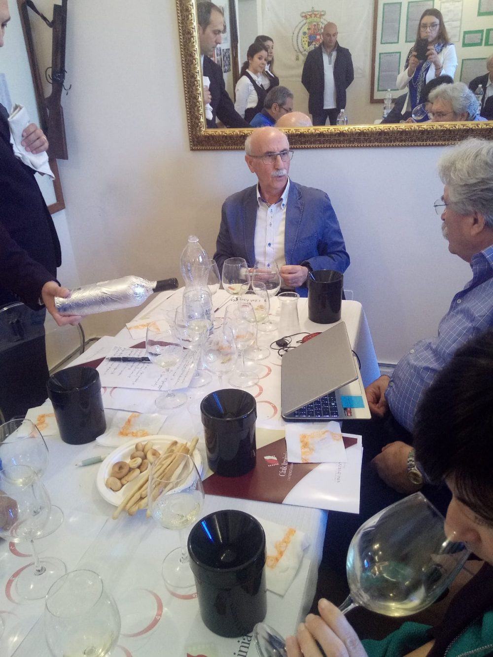 Ciak Irpinia Tavolo di degustazionec con Enrico Malgi ed Antonio Di Spirito